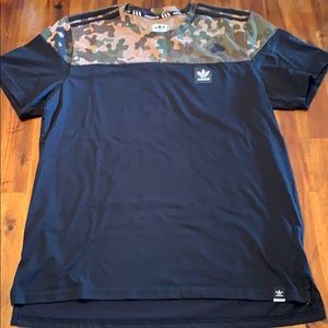 Men’s Adidas short sleeve camouflage tshirt.